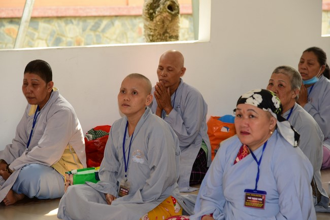 Giving gifts to oncology  patients attending One Day Retreat